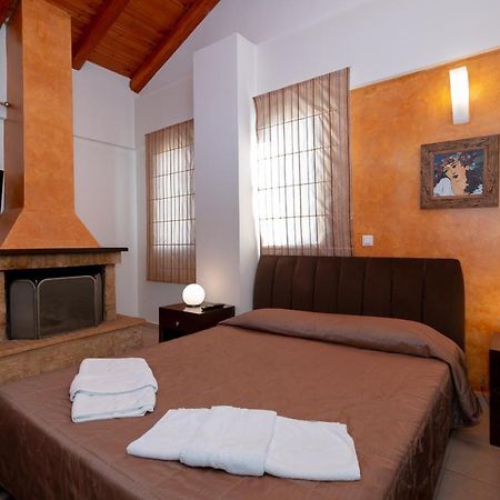 Ahilion Hotel Калаврита Екстериор снимка