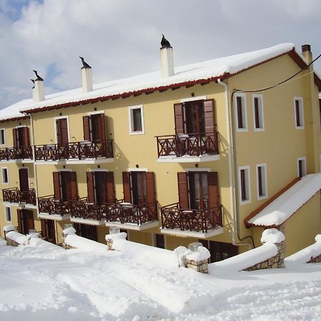 Ahilion Hotel Калаврита Екстериор снимка