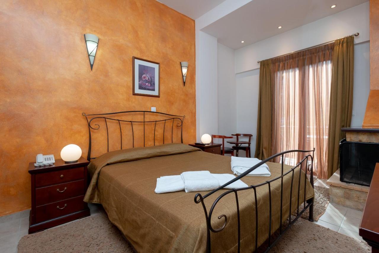 Ahilion Hotel Калаврита Екстериор снимка