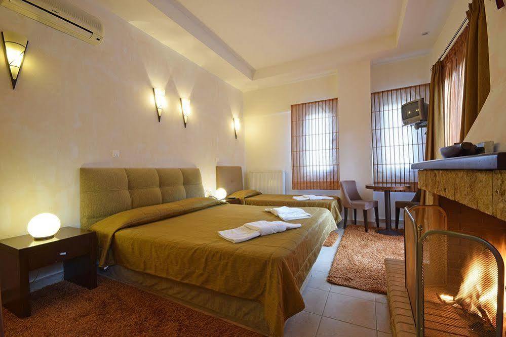 Ahilion Hotel Калаврита Екстериор снимка