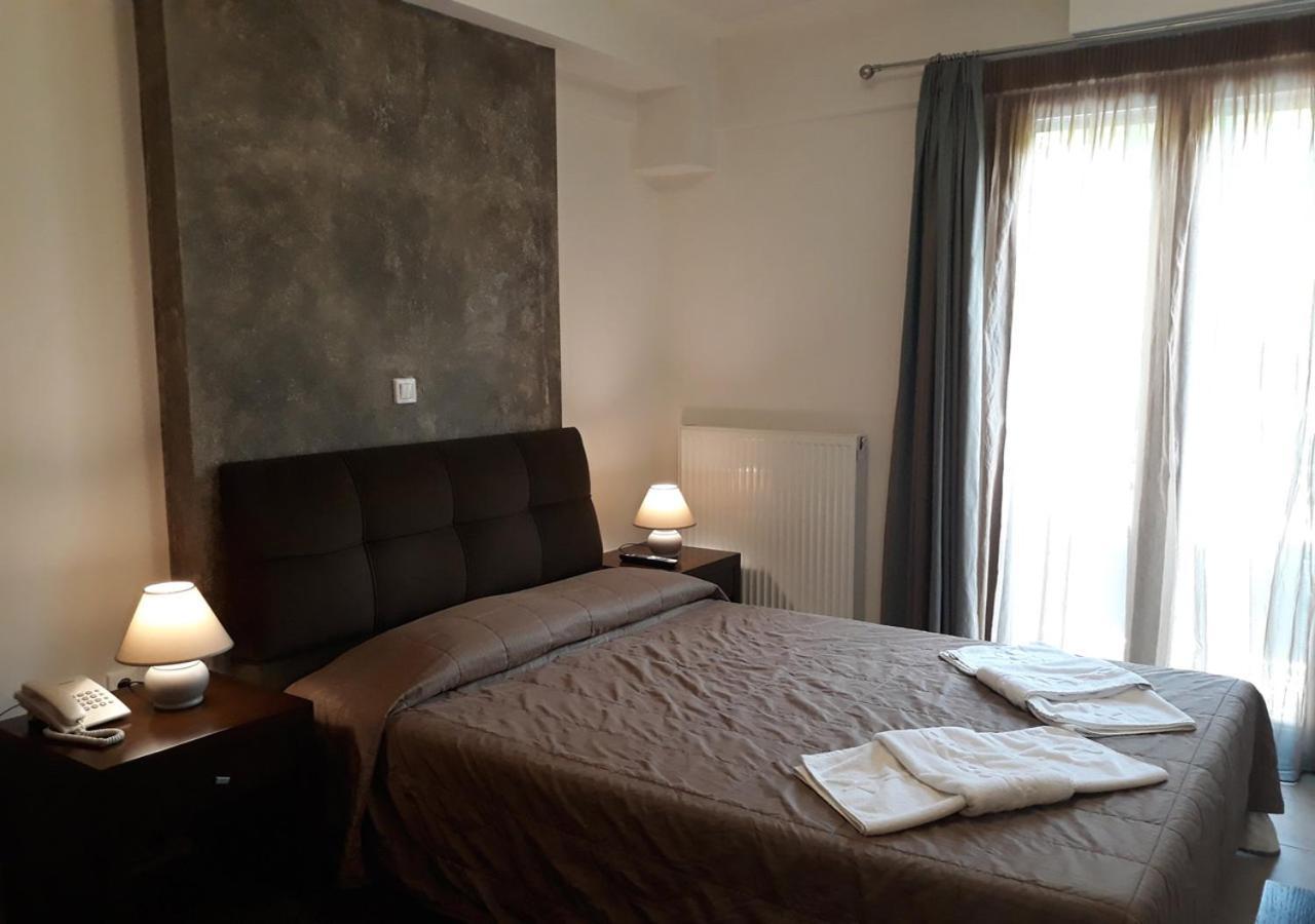 Ahilion Hotel Калаврита Екстериор снимка