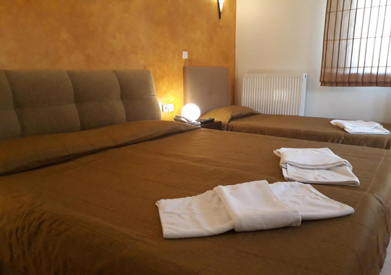 Ahilion Hotel Калаврита Екстериор снимка