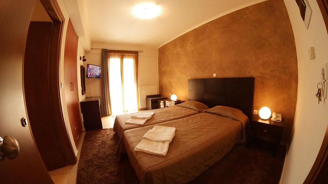 Ahilion Hotel Калаврита Екстериор снимка