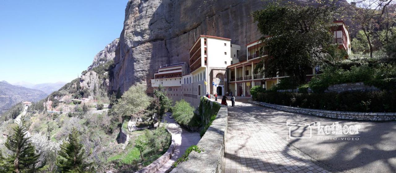 Ahilion Hotel Калаврита Екстериор снимка