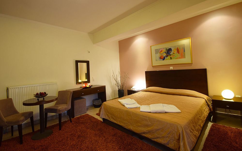 Ahilion Hotel Калаврита Екстериор снимка